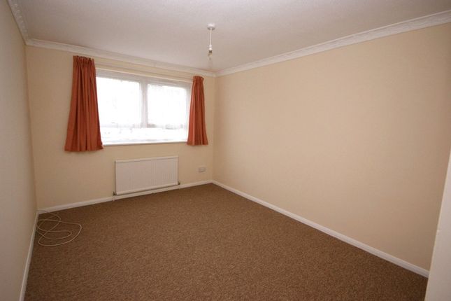 76, Victoria Close, Wimborne photo 5