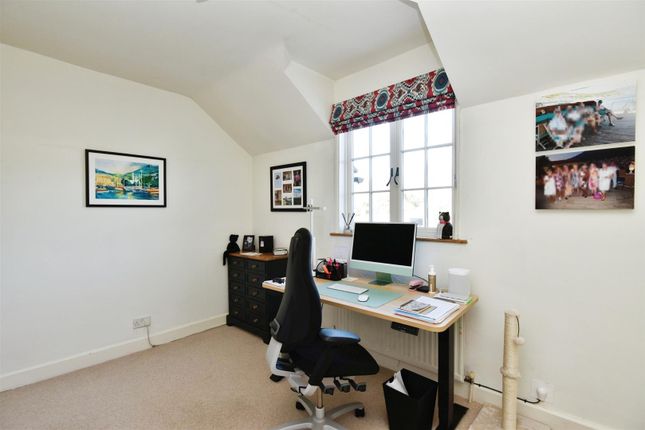 Bedroom4.Jpg