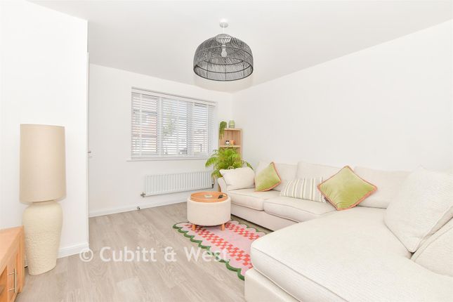 15, Whitegate Way, Chichester photo 4