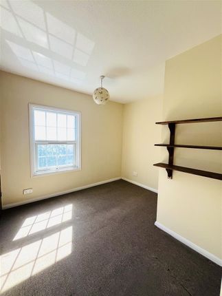 2 Lindsell Cottages, Tackleway, Old Town, Hastings photo 3
