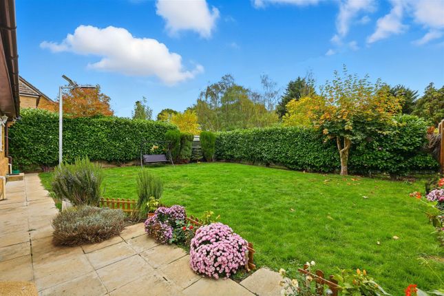 4, Scrub Rise, Billericay photo 2