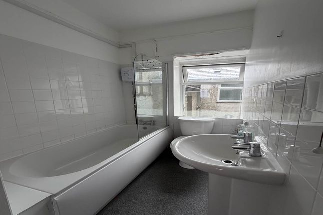 4 High Street, Lampeter photo 2