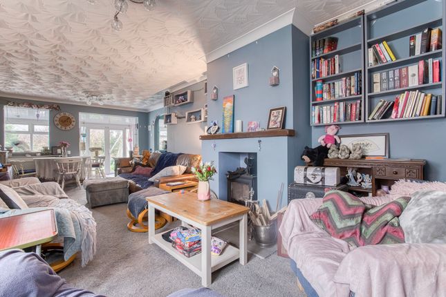 258 Gorleston Road, Lowestoft photo 2