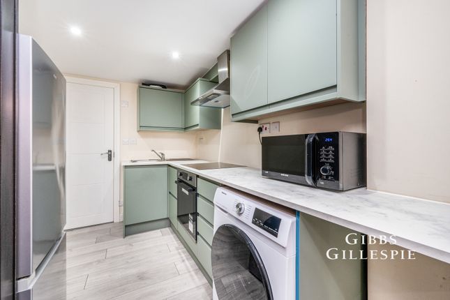 Annexe, 16, Wimborne Drive, Pinner photo 3