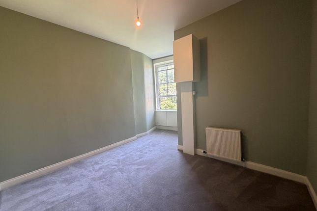 125/2 Warrender Park Road, Edinburgh photo 3