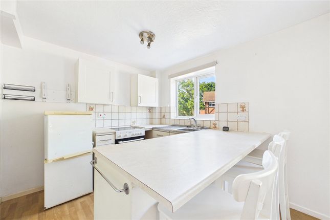 30, The Orchard, Surrey photo 4