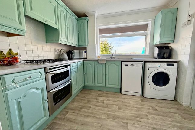 39, Broadmead, Blackwood photo 4
