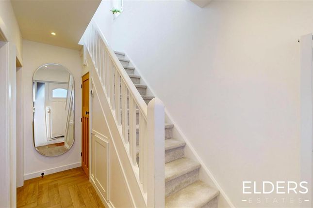 8, Longfield Crescent, Ilkeston photo 4