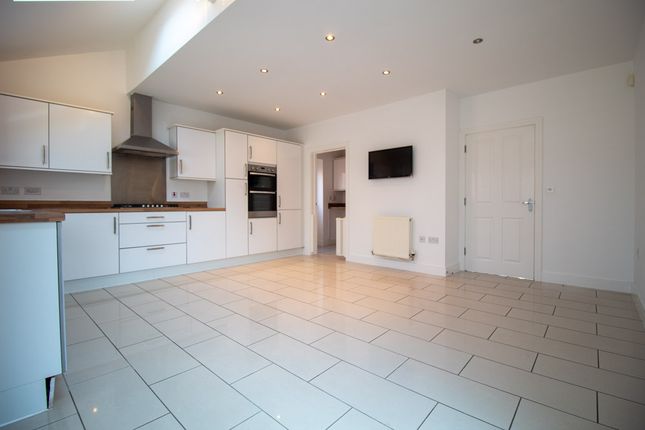 16, Wood Drive, Derby photo 3