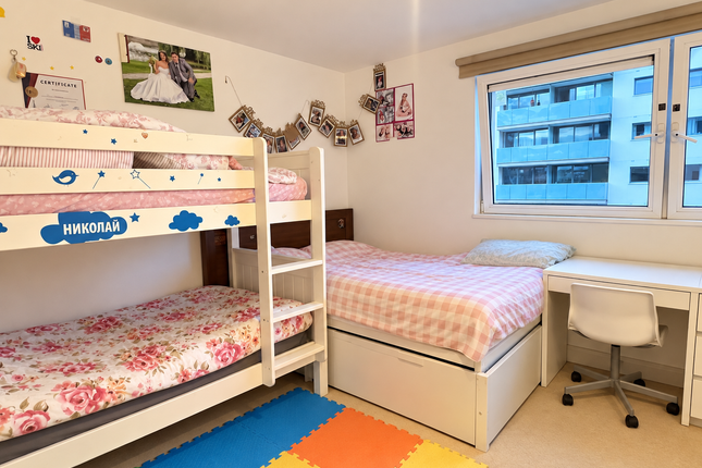 Flat 302, Latitude Court, London photo 4