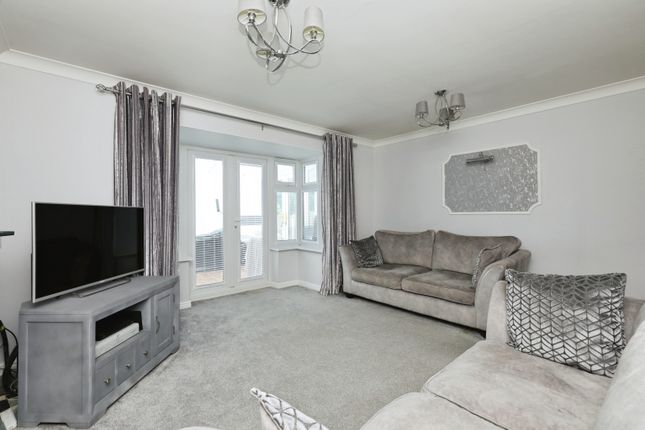 22, Empire Drive, Rotherham photo 2