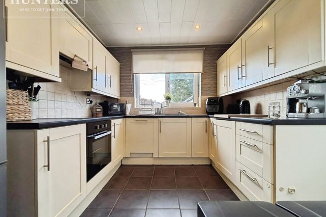 31, Bleakley Lane, Wakefield photo 3
