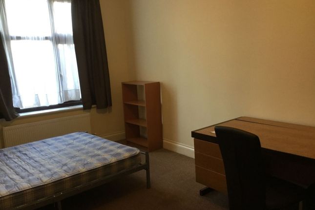53a Northwick Avenue, London photo 2