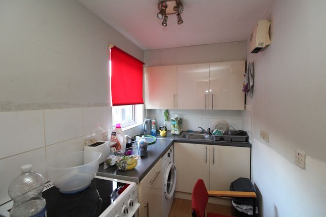 Flat for sale in Hillingdale, Crawley, West Sussex.
