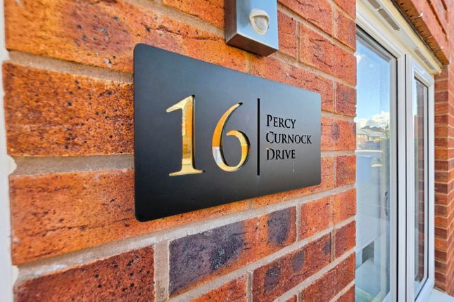 16, Percy Curnock Drive, Burslem photo 3