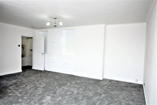 Flat 17, Hendon Hall Court, Hendon photo 4