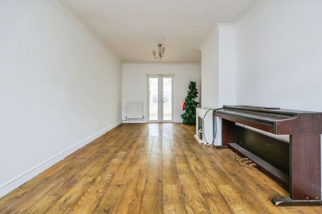 60, Dovenby Road, Nottingham photo 4