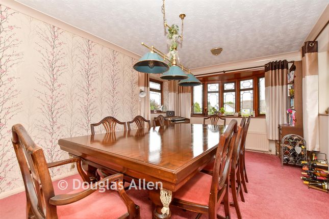 Kenwood, Harold Gardens, Wickford photo 3