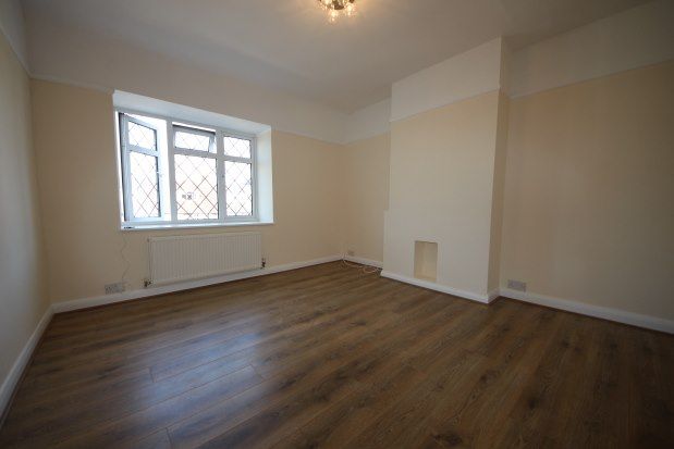 Flat to rent in Richmond Road, Kingston Upon Thames