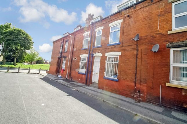 Spring Grove View, Leeds photo 2