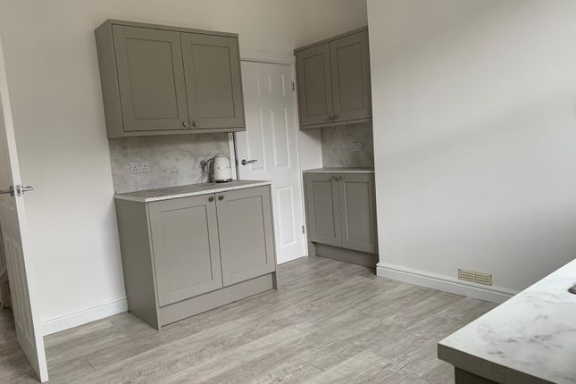 25, New Hall Road, CHESTERFIELD photo 5