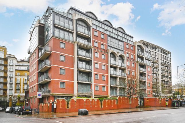 Thumbnail Flat to rent in Regents Park House, Park Road