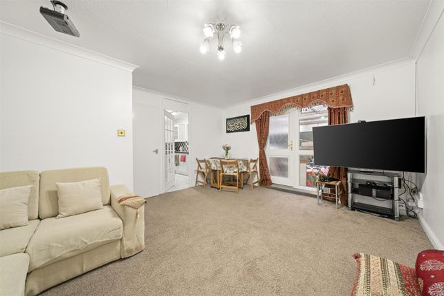 14, Belgrave Road, Hounslow photo 2