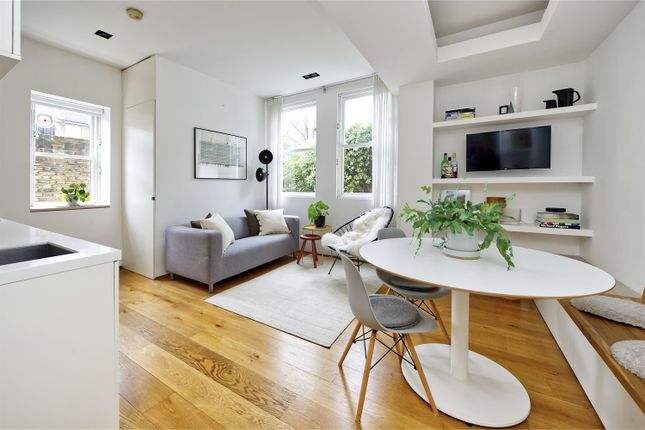 Flat for sale in Bassett Road, London