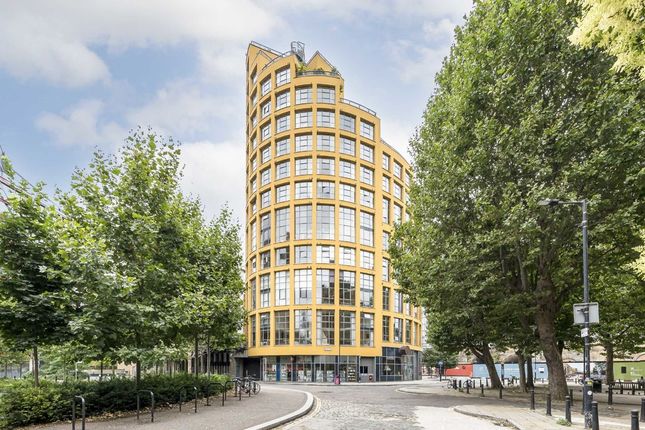 Thumbnail Flat for sale in Hopton Street, London