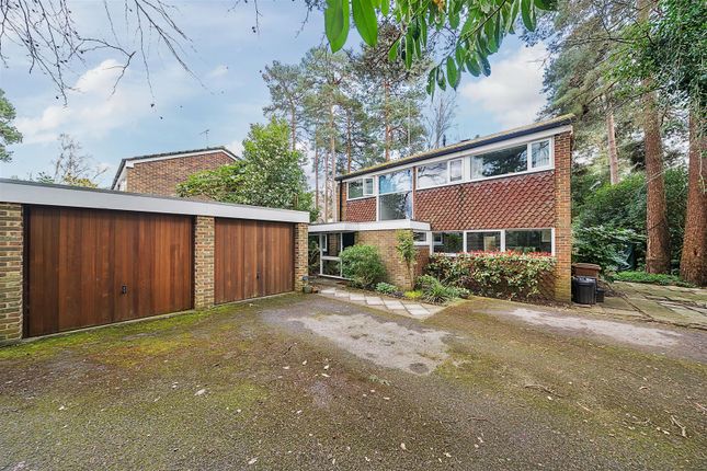 Detached house for sale in Heathermount Drive, Crowthorne, Berkshire