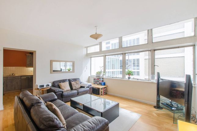 Flat for sale in Newington Causeway, Elephant And Castle, London