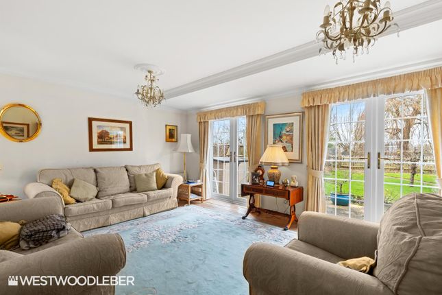 Woodbridge, Eldon Road, Hoddesdon photo 3