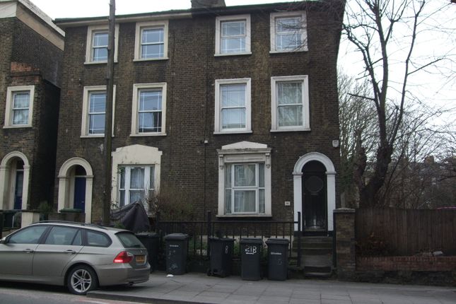 Thumbnail Room to rent in Amersham Road, London
