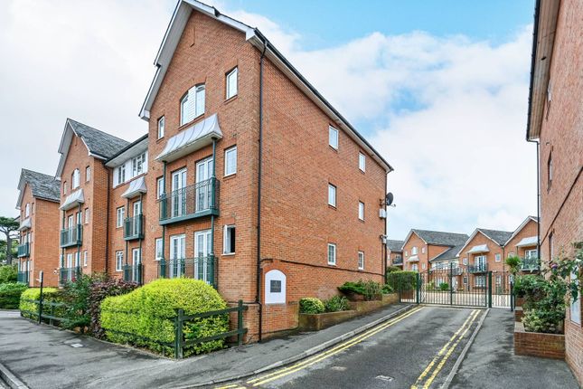 Thumbnail Flat for sale in St Leonards Road, Windsor