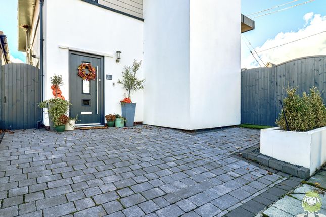 11, Charlcote Crescent, East Boldon photo 4