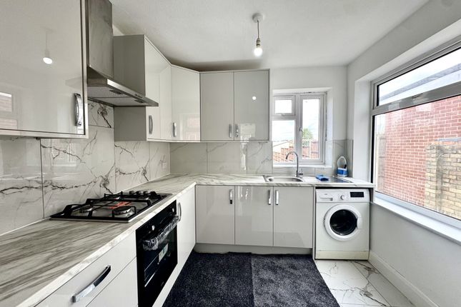 18, Purcell Road, Greenford photo 3