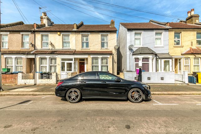 Thumbnail Terraced house for sale in Wentworth Road, Croydon