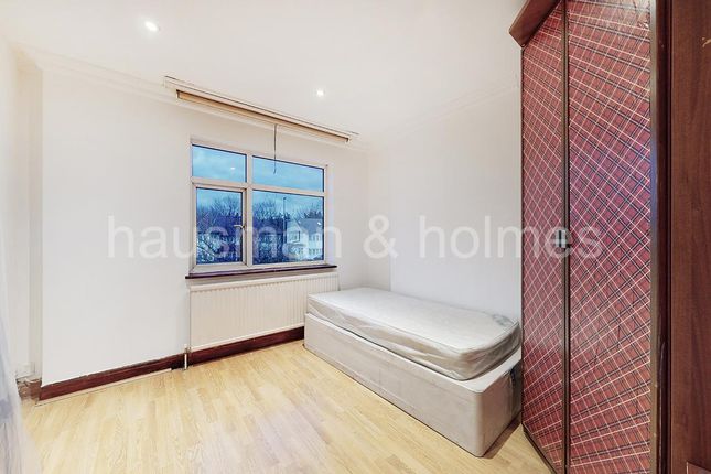 Property for sale in Hendon Way, London
