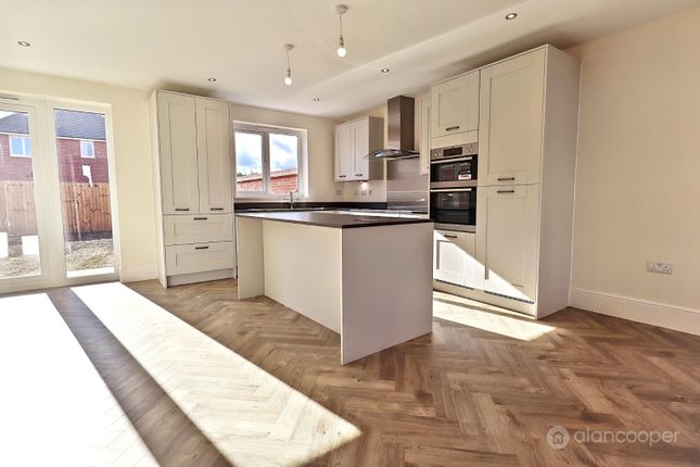 2 De Bary Road, Arden Fields, Bulkington photo 4