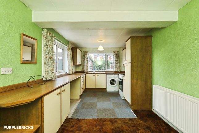 Elmwood Crescent, Armthorpe photo 3