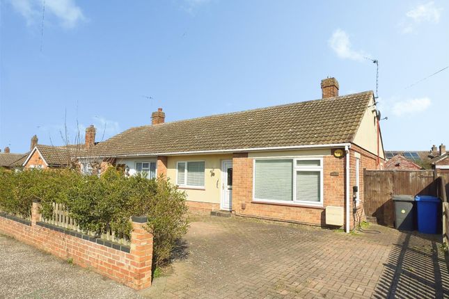 2-bed house on 33, Dixon Drive, Lowestoft, £230,000