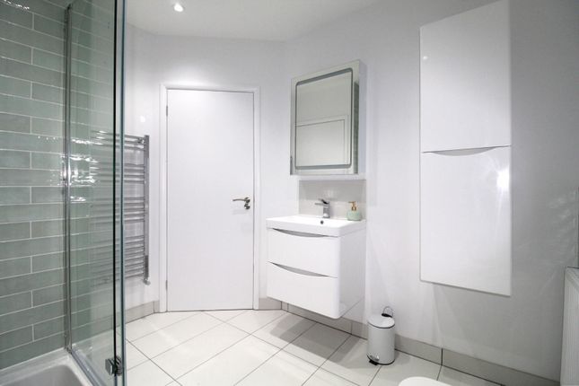 105, Cappell Lane, Stanstead Abbotts photo 5
