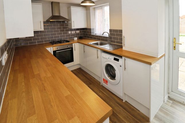 121, Oaktree Crescent, Bristol photo 4
