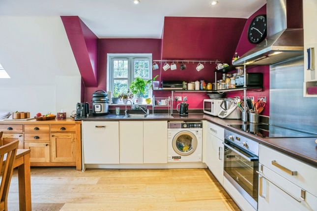 Flat 11, Malvern House, 2, Foxley Road, Kenley photo 4