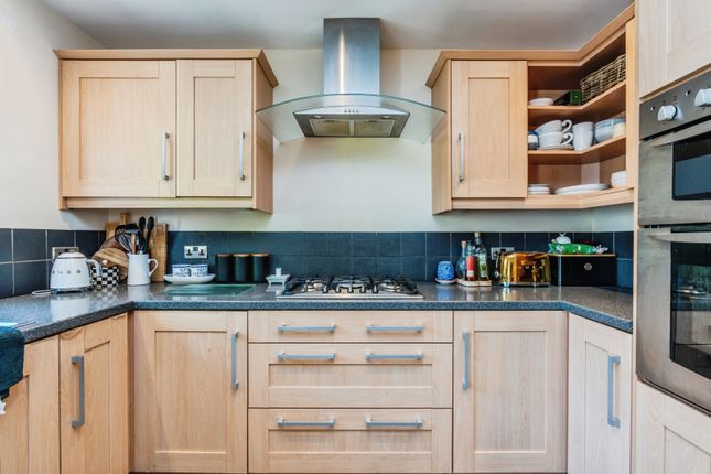 33, Tudor Green, Cheshire photo 4