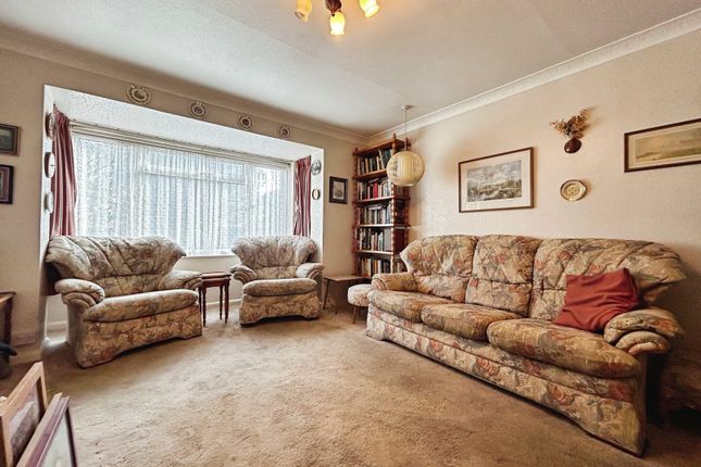 16, Gosling Grove, High Wycombe photo 2