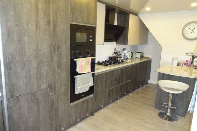 16, Green Lane Close, Leicester photo 5