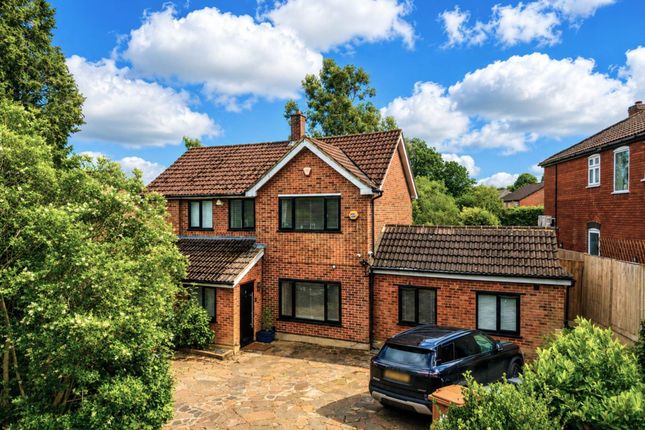 29, Allum Lane, Borehamwood photo 4