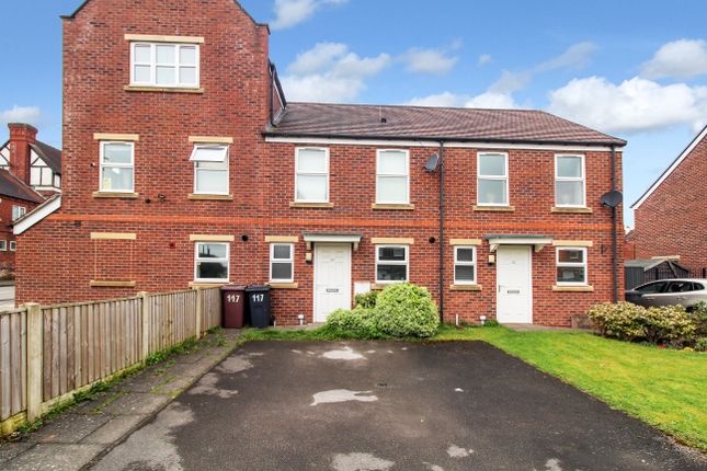 Town house to rent in Church Drive, Shirebrook, Mansfield