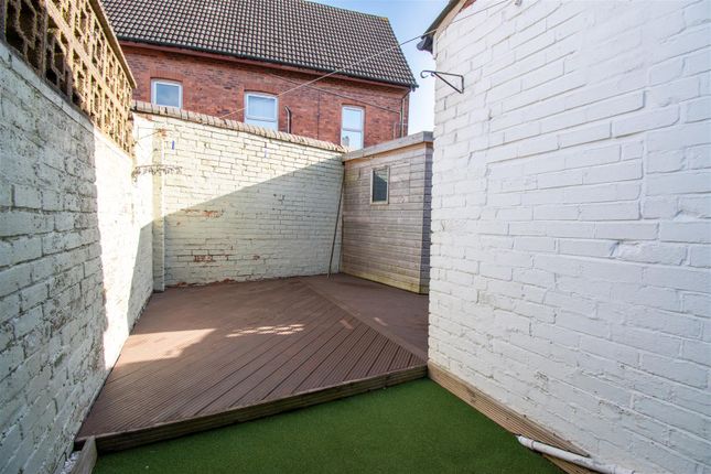 End terrace house for sale in Ivy Grove, Ripley